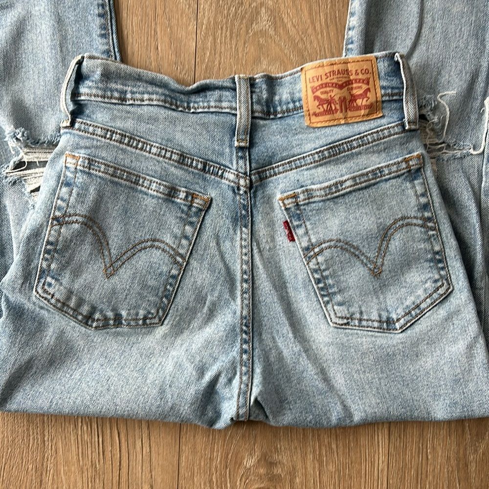 LEVIS WEDGIE STRAIGHT DISTRESSED KNEES HIGH RISE SIZE 25 - Picture 8 of 8